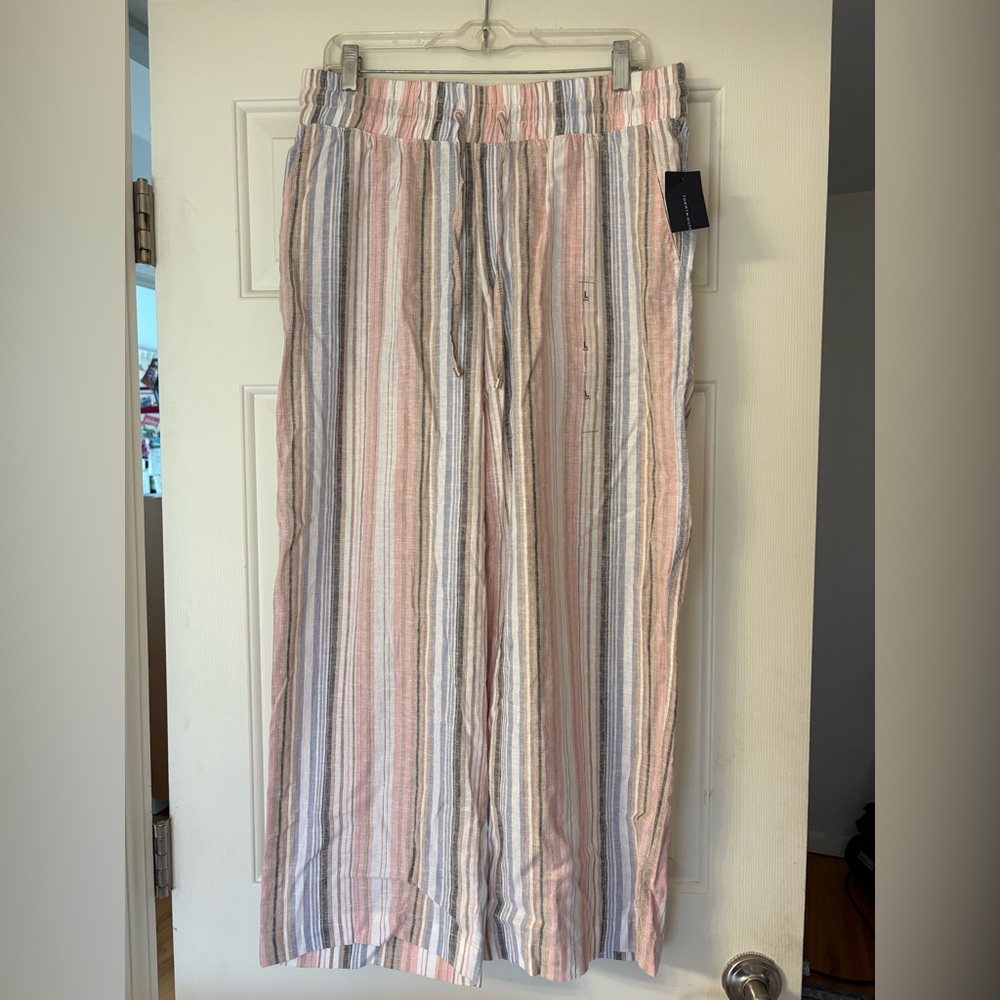 Tommy Hilfiger Women's Striped Straight Pull-On Pants.  Sz L